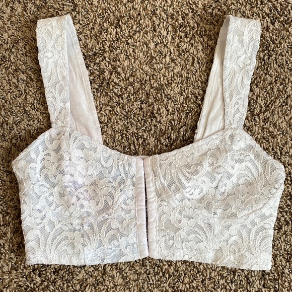 Urban Outfitters Front Hook Crop Top - Picture 1 of 4
